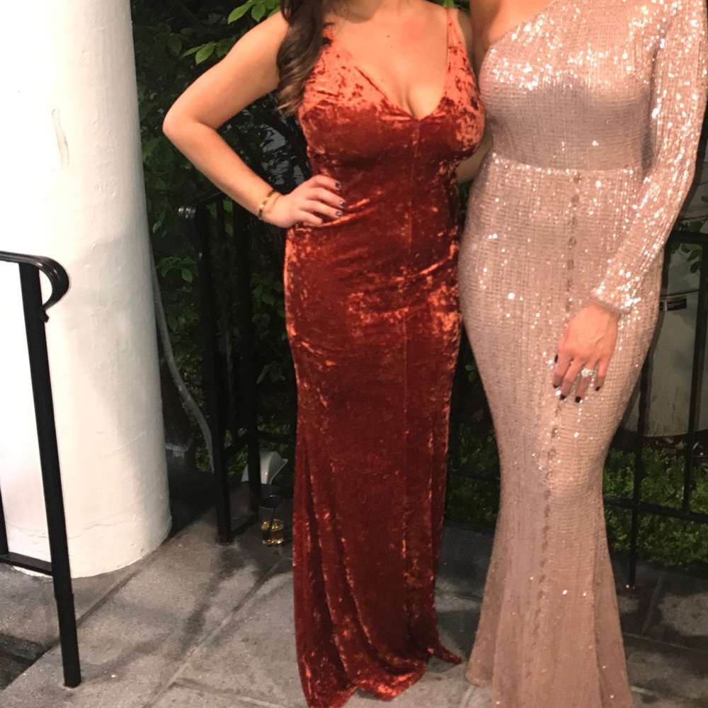 Crushed velvet long backless dress
